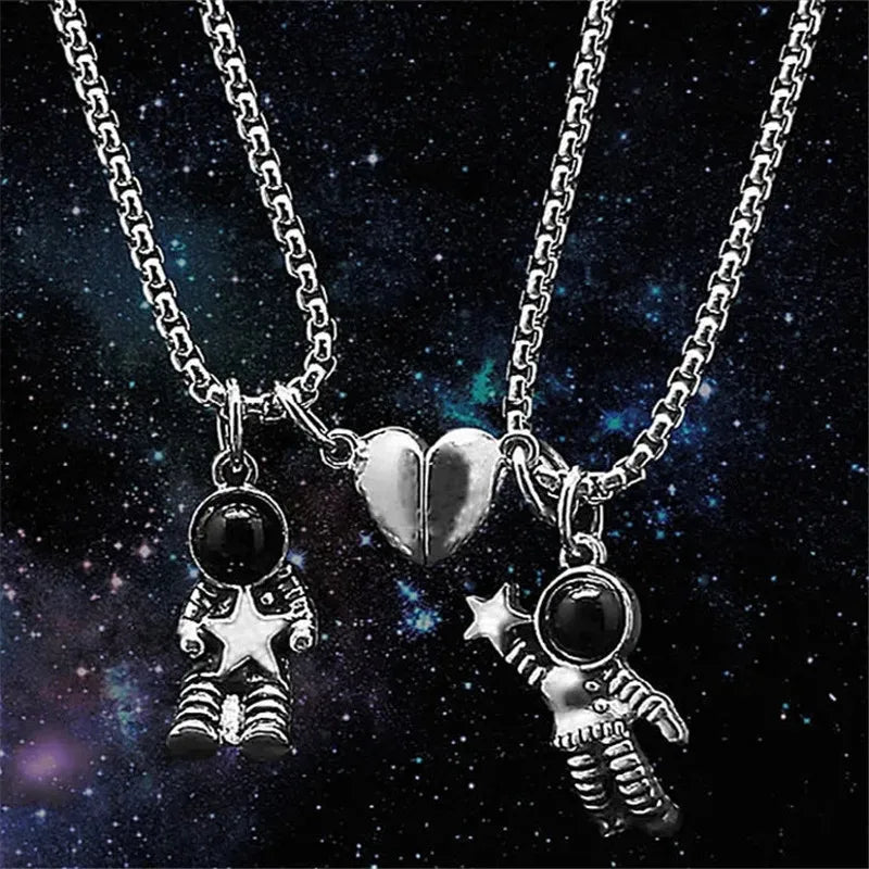 2PC Astronauts Magnet Attraction Pendant Couple Necklace Friendship Jewelry Creative Cool Chain Necklaces for Women Men Gifts
