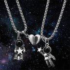 2PC Astronauts Magnet Attraction Pendant Couple Necklace Friendship Jewelry Creative Cool Chain Necklaces for Women Men Gifts