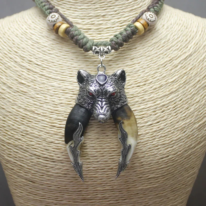 Wolf Tooth Pendant Choker Necklace — Zinc Alloy
