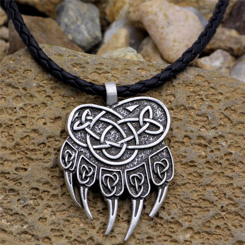 Vintage Necklace Jewelry Fashion Popular Retro Style Metal Chain Viking Amulet Bear Paw Pendant Necklace Unique Friendship Gifts