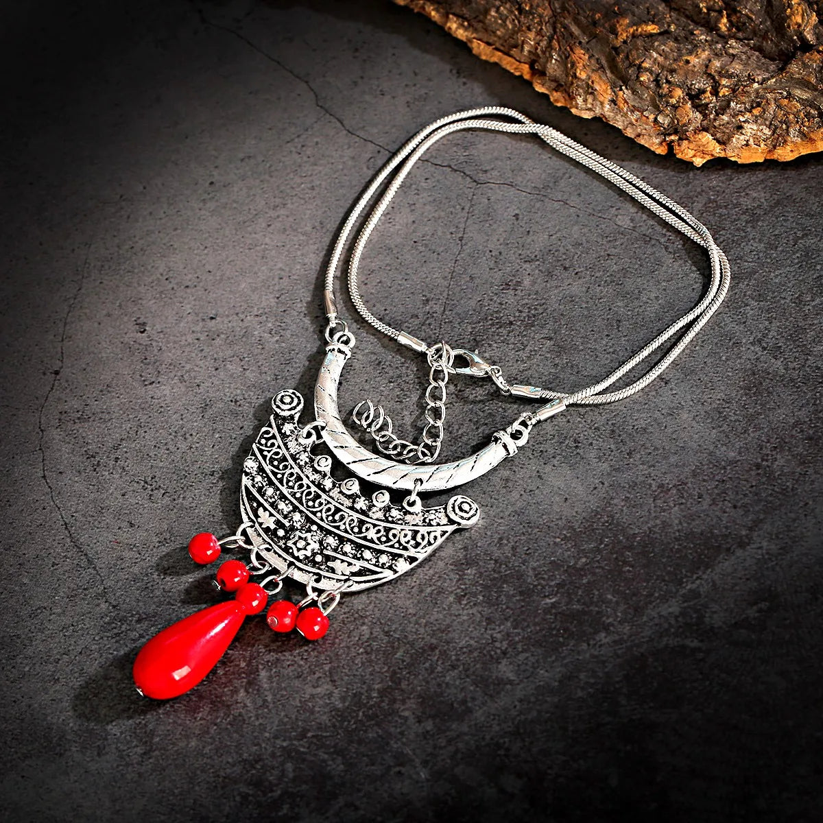Womens Gypsy Jewelry Bohemian Ethnic Red Natural Stone Pendants Necklaces Metal Tibetan Sliver Color Chain Necklace For