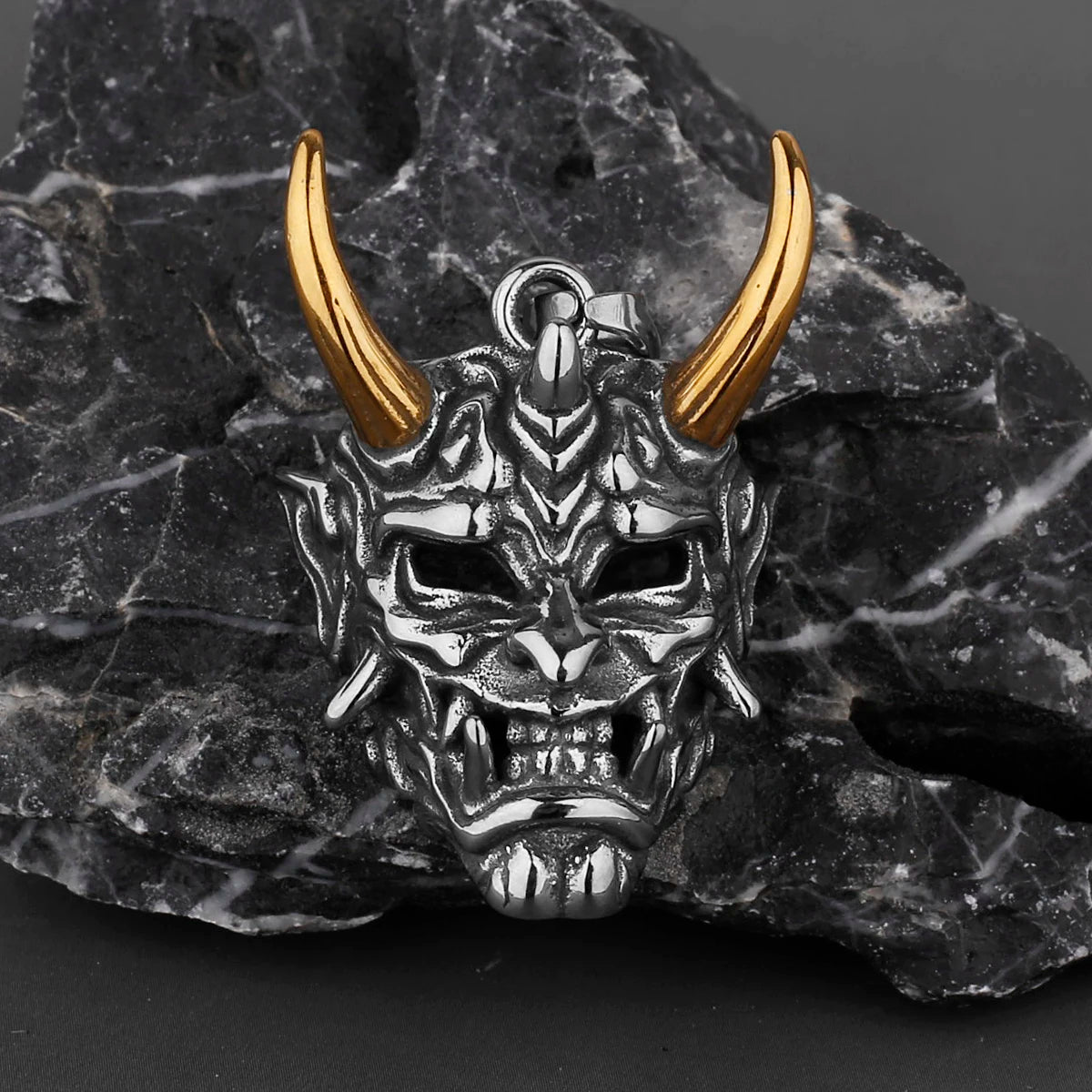 Retro Prajna Punk Gothic Evil Demon Skull Mask Pendant Necklace Cool Guy Hip Hop Rock Party Sweater Chain Jewelry Wholesale