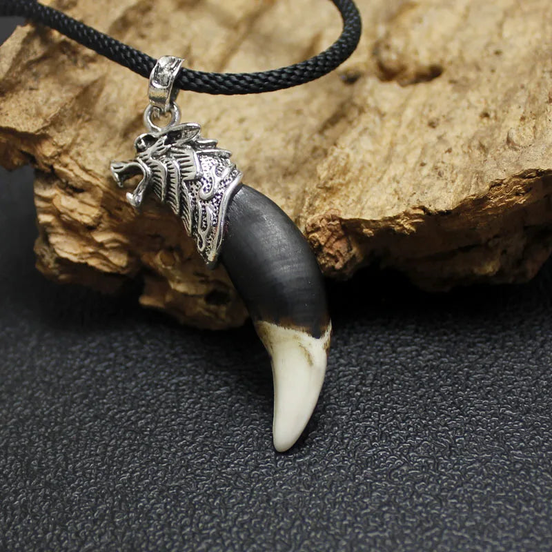 Wolf Tooth Necklace Man Brave Real Tooth Pendant Punk Rock Wild Accessories Classic Jewelry