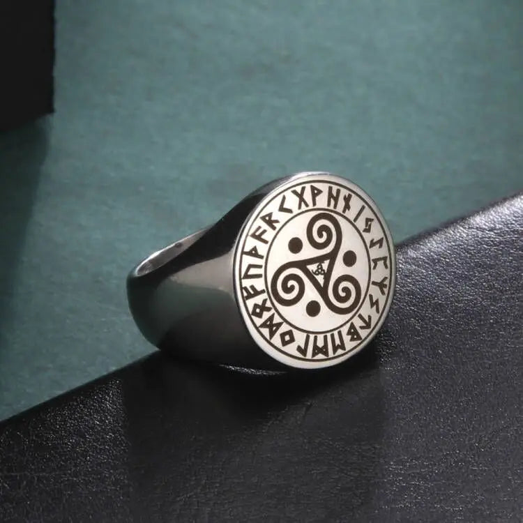 LIKGREAT Vintage Triskele Ring Triple Stainless Steel Signet Ring for Men Spiral Symbol Protection Amulet 2023 New Year
