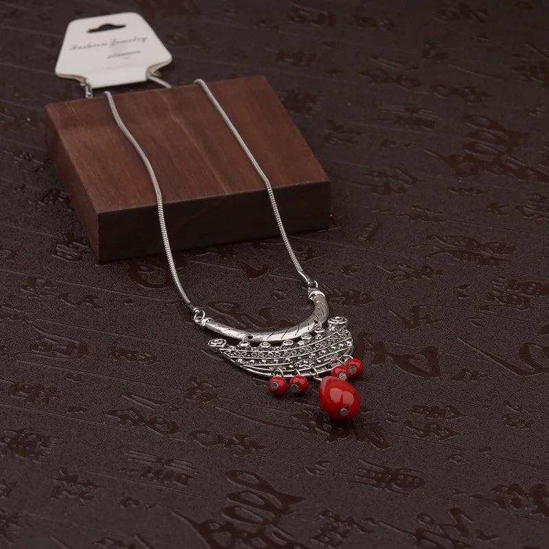 Womens Gypsy Jewelry Bohemian Ethnic Red Natural Stone Pendants Necklaces Metal Tibetan Sliver Color Chain Necklace For