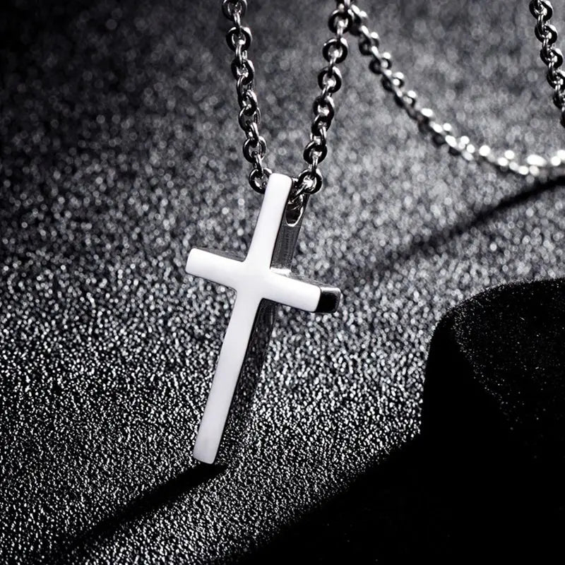 Minimalist Cross Pendant Necklace — Silver