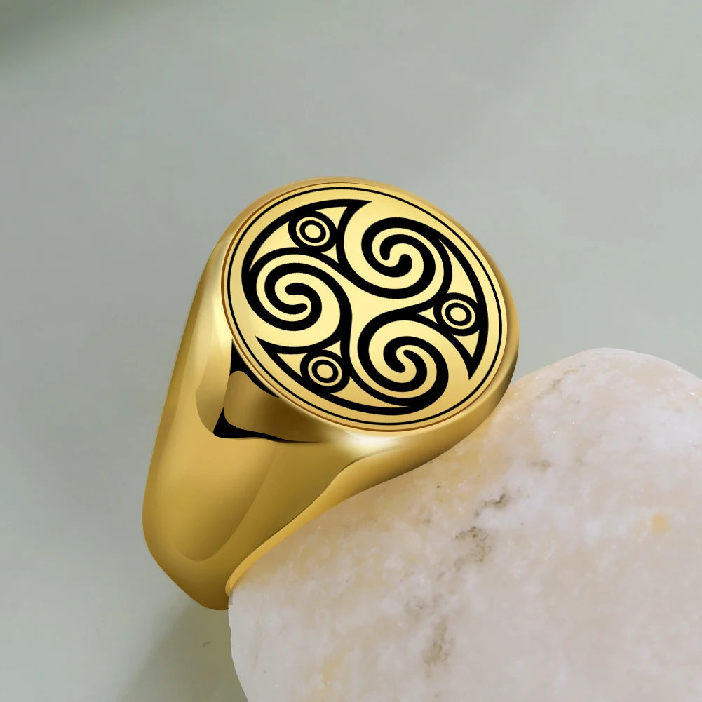 LIKGREAT Stainless Steel Rings for Men Triskele Triple Spiral Symbol Amulet Solomon Signet Ring Punk Occult Magic Pagan