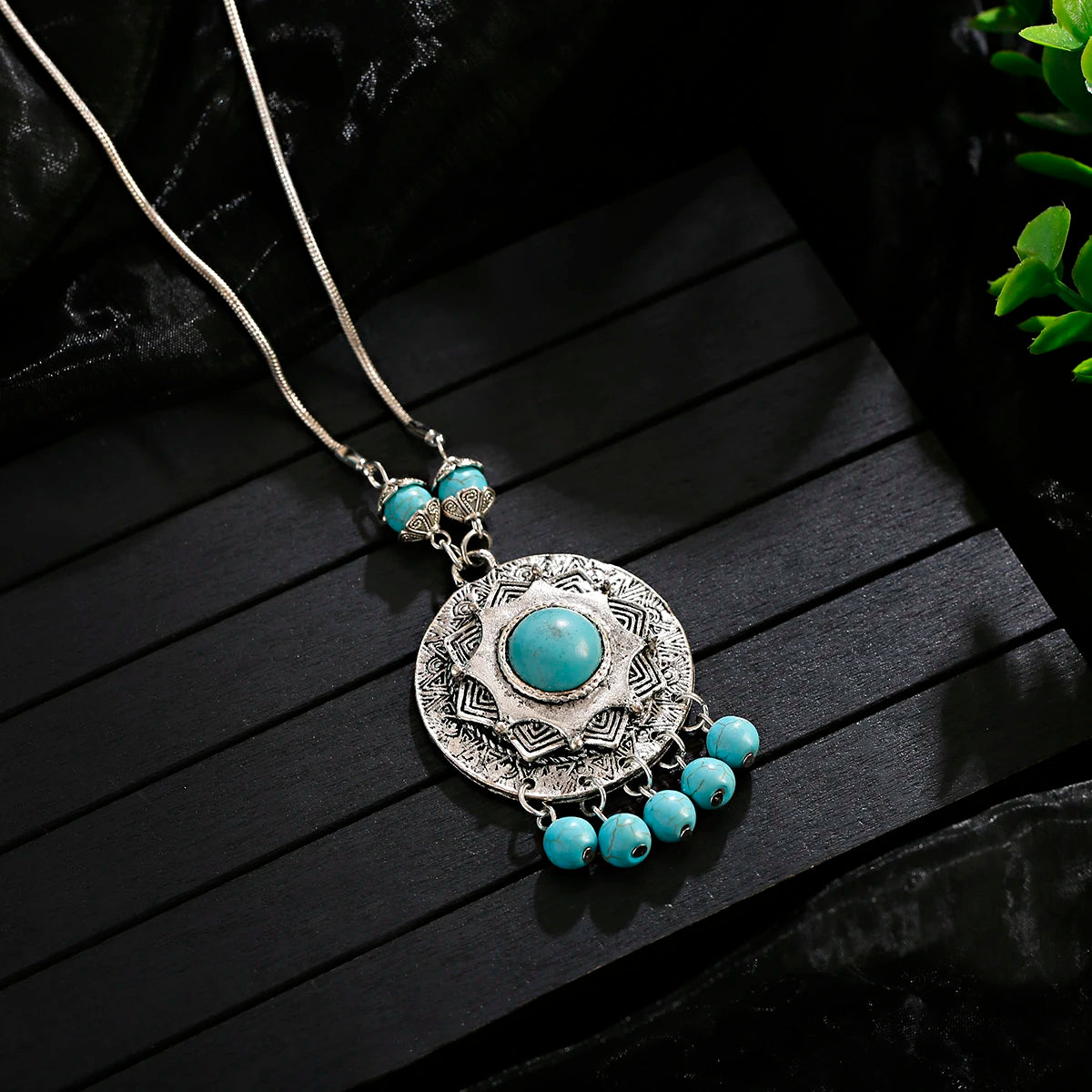 Womens Gypsy Jewelry Bohemian Ethnic Red Natural Stone Pendants Necklaces Metal Tibetan Sliver Color Chain Necklace For