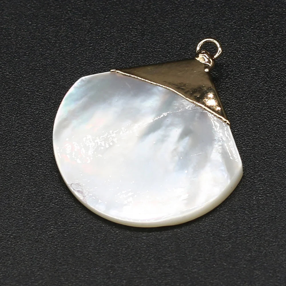 Natural Shell Penant Exquisite Pattern Sector Shape Shells Pendant Charms for Making DIY Women Jewerly Necklace Size