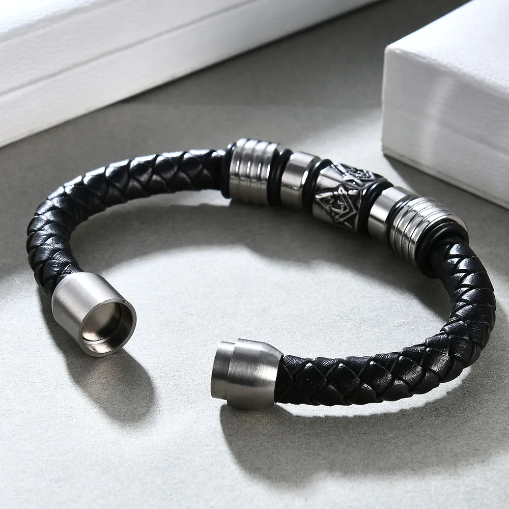 Stainless steel men's bracelet, European and American Freemasonry Logo magnet titanium steel bracelet souvenir
