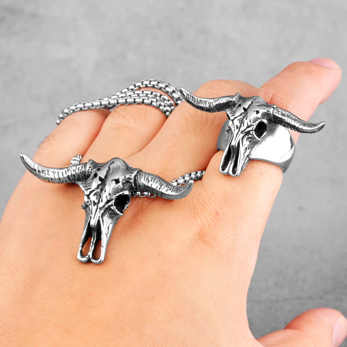 Bison Skull Animal Stainless Steel Men Necklaces Pendants Chain Punk HipHop for Boyfriend Male Jewelry Creativity Gift Wholesale
