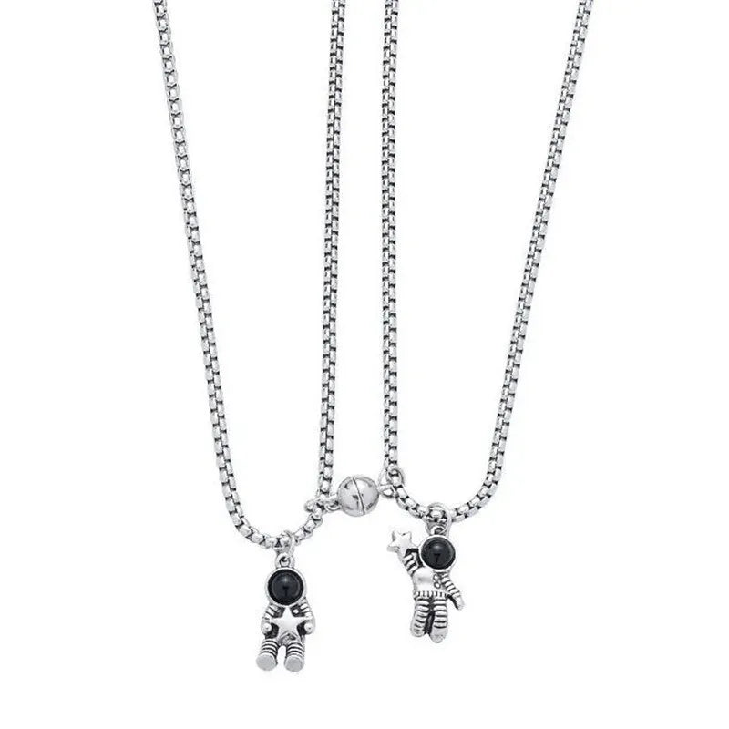 2PC Astronauts Magnet Attraction Pendant Couple Necklace Friendship Jewelry Creative Cool Chain Necklaces for Women Men Gifts