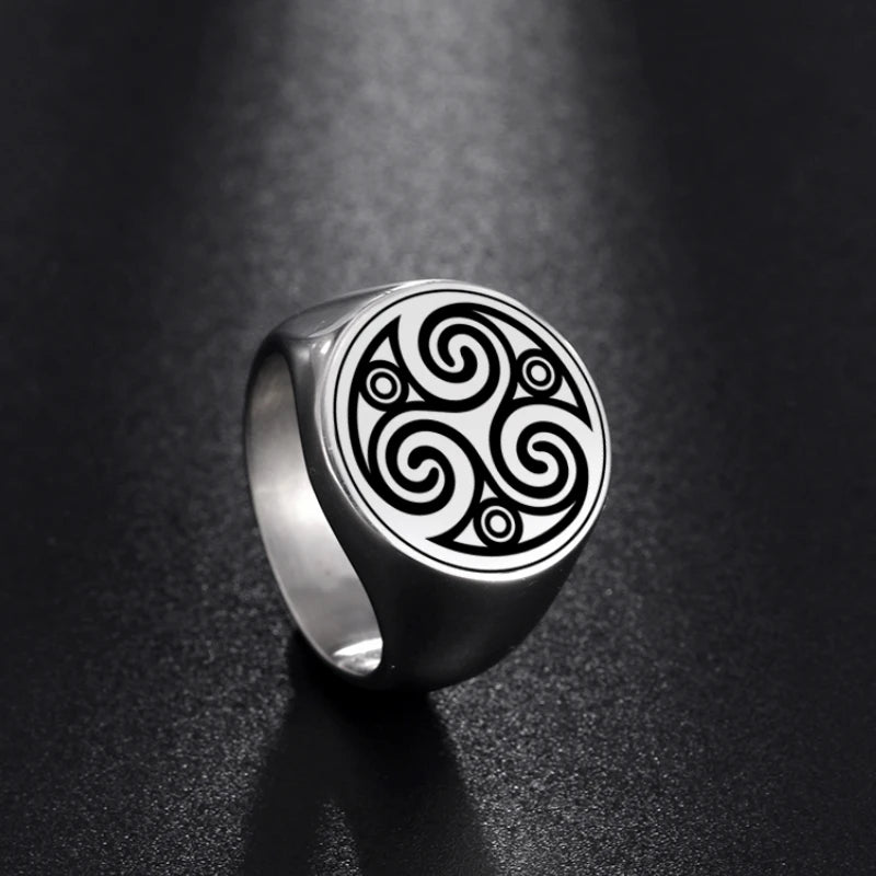 LIKGREAT Stainless Steel Rings for Men Triskele Triple Spiral Symbol Amulet Solomon Signet Ring Punk Occult Magic Pagan