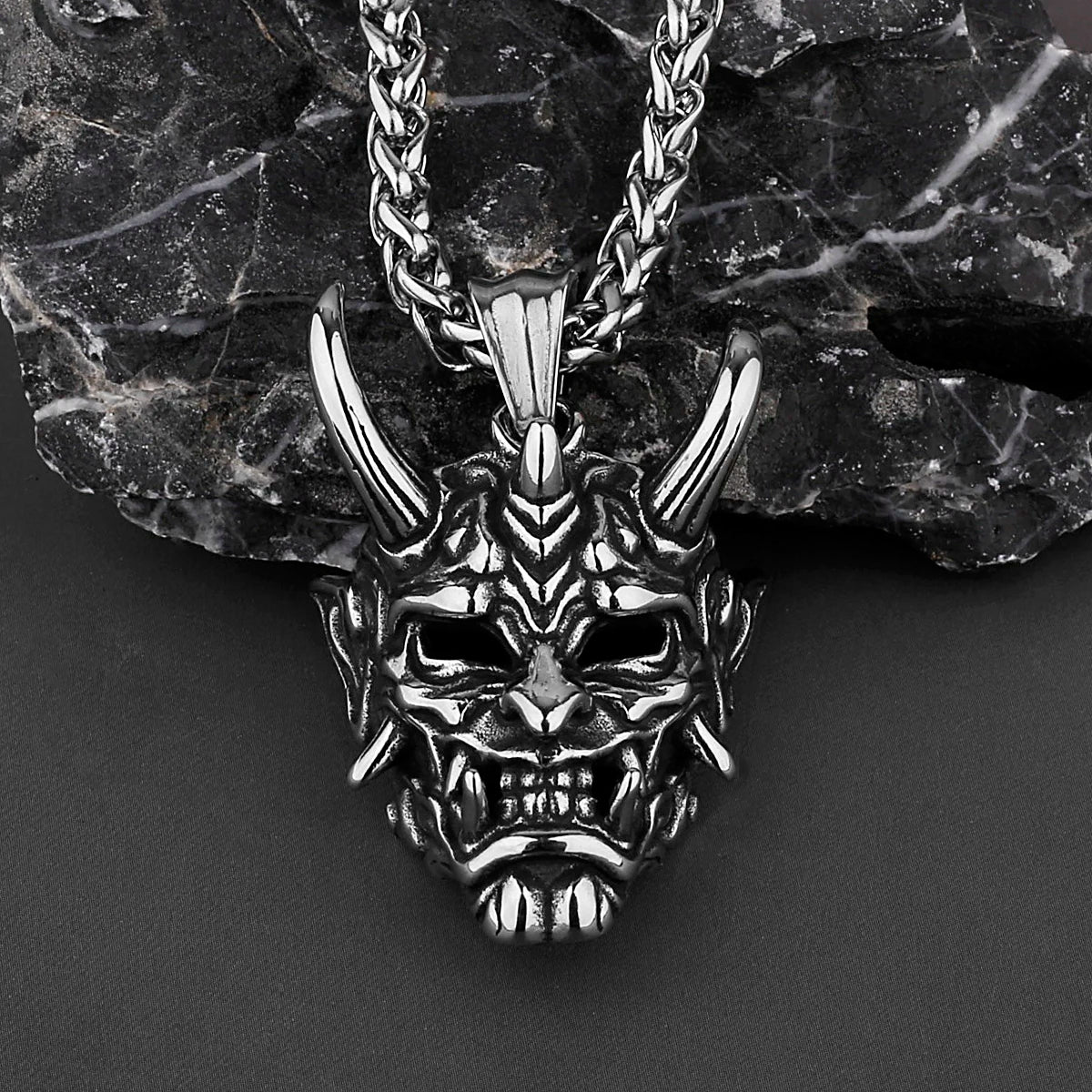 Retro Prajna Punk Gothic Evil Demon Skull Mask Pendant Necklace Cool Guy Hip Hop Rock Party Sweater Chain Jewelry Wholesale