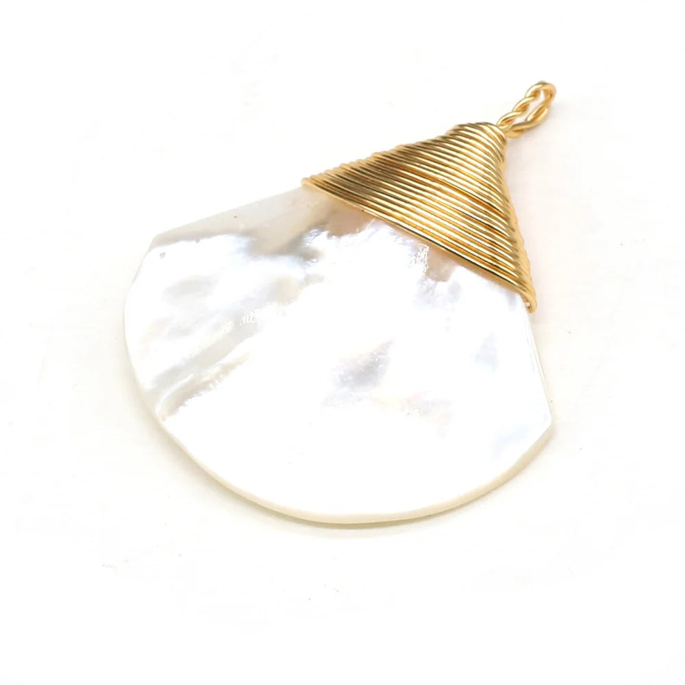 Natural Shell Penant Exquisite Pattern Sector Shape Shells Pendant Charms for Making DIY Women Jewerly Necklace Size