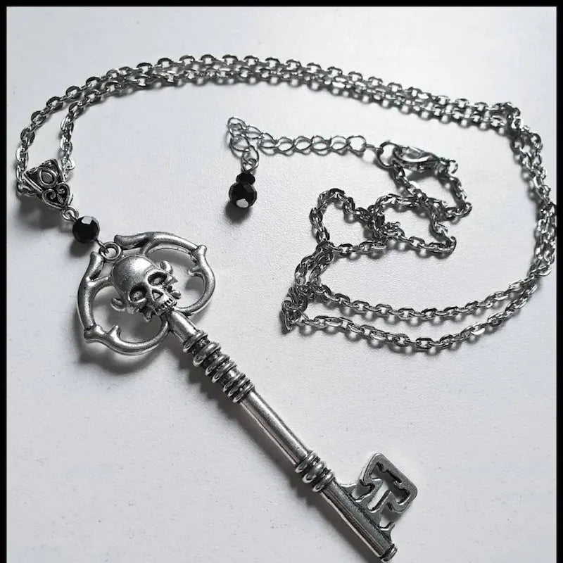 New Goth Antique Silver Filigree Vampire Bat Cross Necklace Pendant Charm Statement Grunge Novelty Jewelry Women