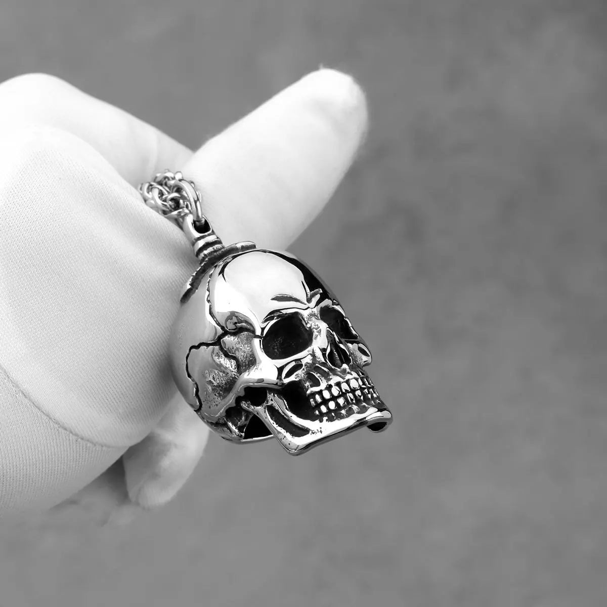 Men's Vintage Cracked Skull Pendant Necklace For Men 316L Stainless Steel Twist Chain Gothic Biker Punk Jewelry Gift