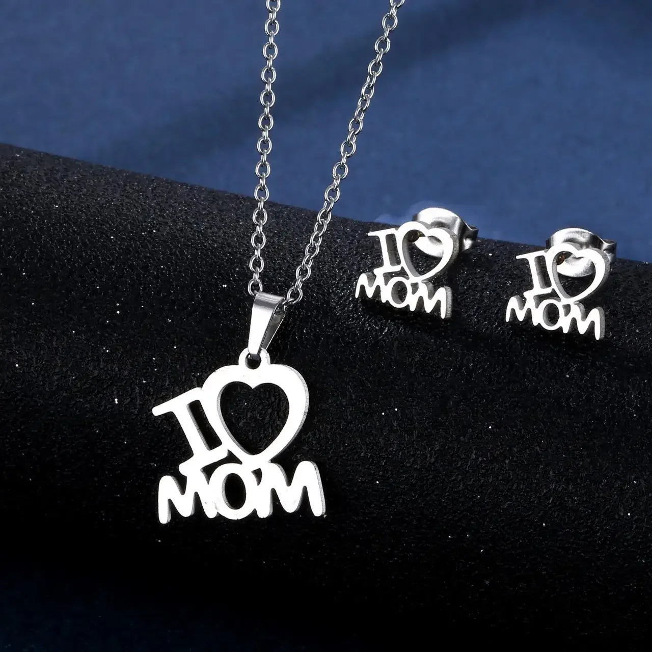 Mama Letter Pendant Necklace — Minimal