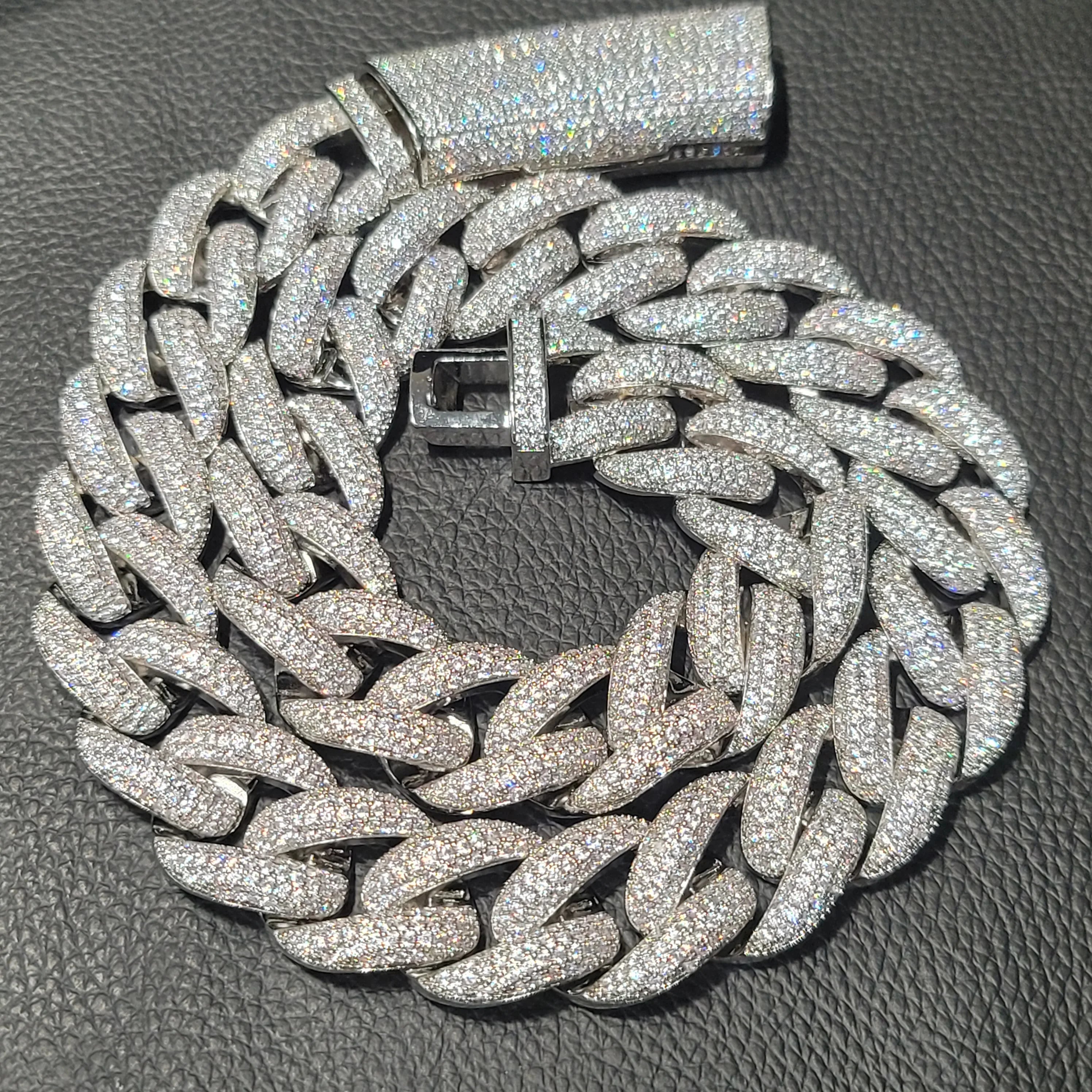 Fashion Hip Hop Miami Cuban Necklace Chain Full Diamonds 9mm 12mm 15mm 20mm 24mm Pendant Chains Long Buckle Closure Jewelry Gift