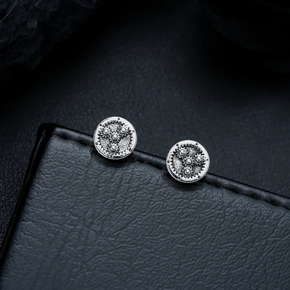 Mini Gear Wheel Round Engraved Stainless Steel Stud Earrings Steampunk Mechanical Vintage Ear Piercing for Guys