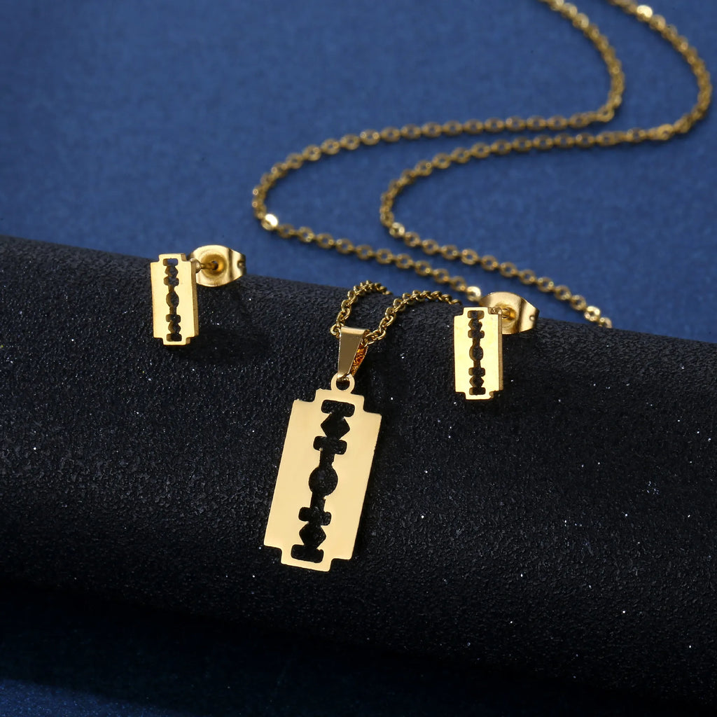 2021 New Fashion Street Hip-Hop Rock Jewerly Men Women Stainless Steel Flame Quenched Razor Blade Pendant Necklaces Punk Jewelry