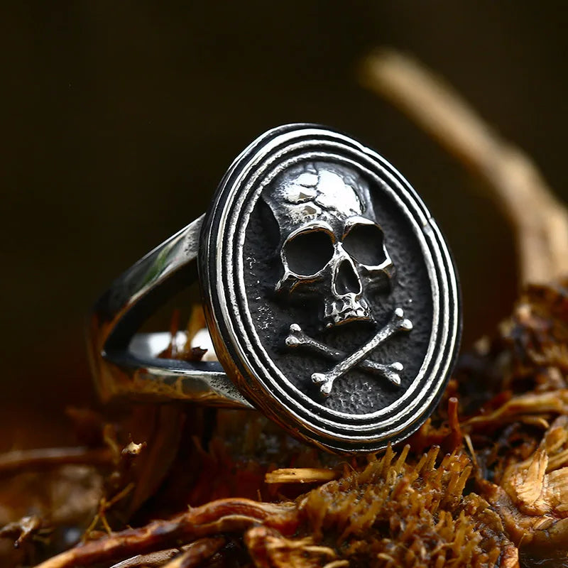 Pirate Navigation Skull Ring — Gothic