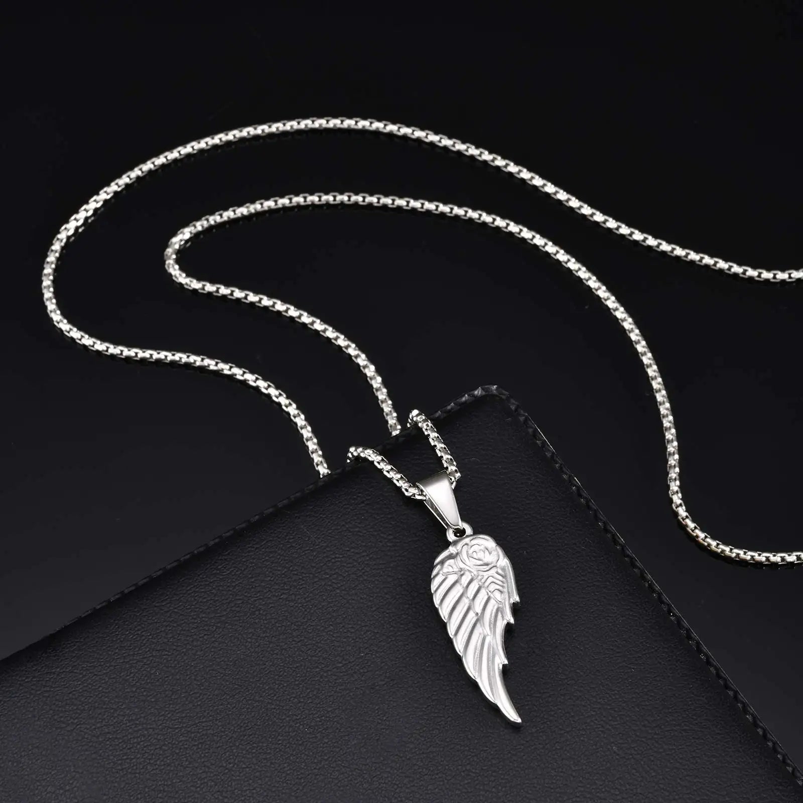 Vintage Silver Color Feather Pendant Necklace for Men Punk Hip Hop Long Chains Half Wing Necklace Stainless Steel Jewelry Gift