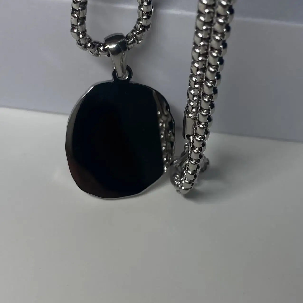 High-quality Stainless Steel Fashionable and Quirky Pendant Necklace for Men, a Hip-Hop Style Personalized Necklace