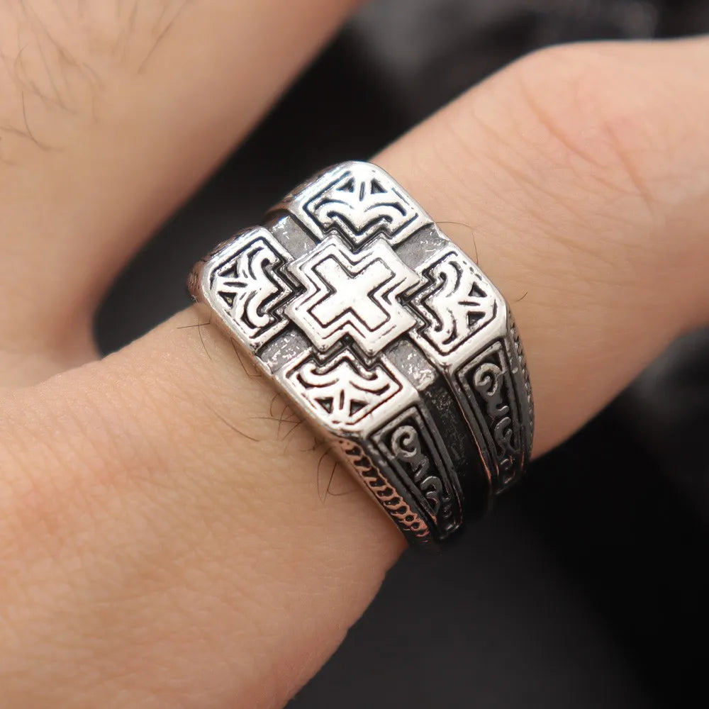 Vintage Knight Cross Amulet Ring for Men — Zinc Alloy