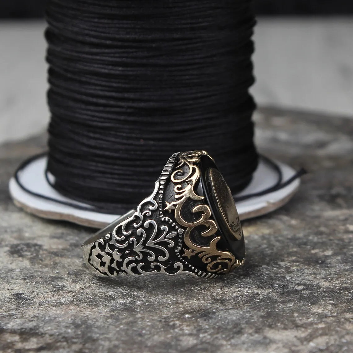 Fashion light luxury inlaid black zircon retro ring two-color men's jewelry
