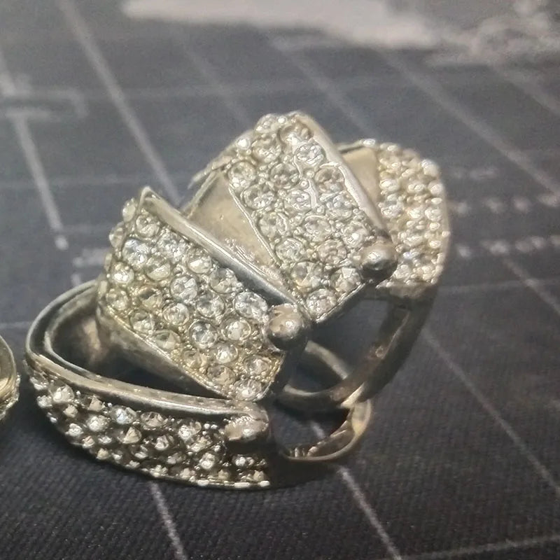 Luxury Alloy Rhinstone 4-segment Armor Finger Ring for Men Women Evening Party Delicate Wedding Anniversary Gift
