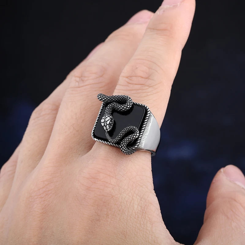 2024 New Good Detail Men's Punk Rock Black Stone Ring With 3D Snake Gothic Style 316L Stainless Steel Biker Anel Movie