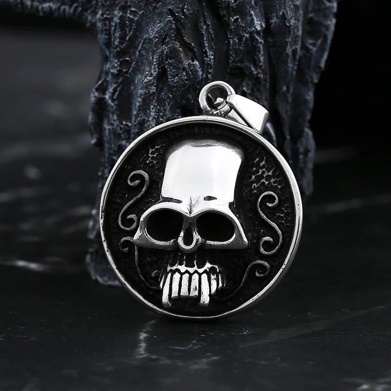 Round Skull Face Pendant Necklace — Gothic