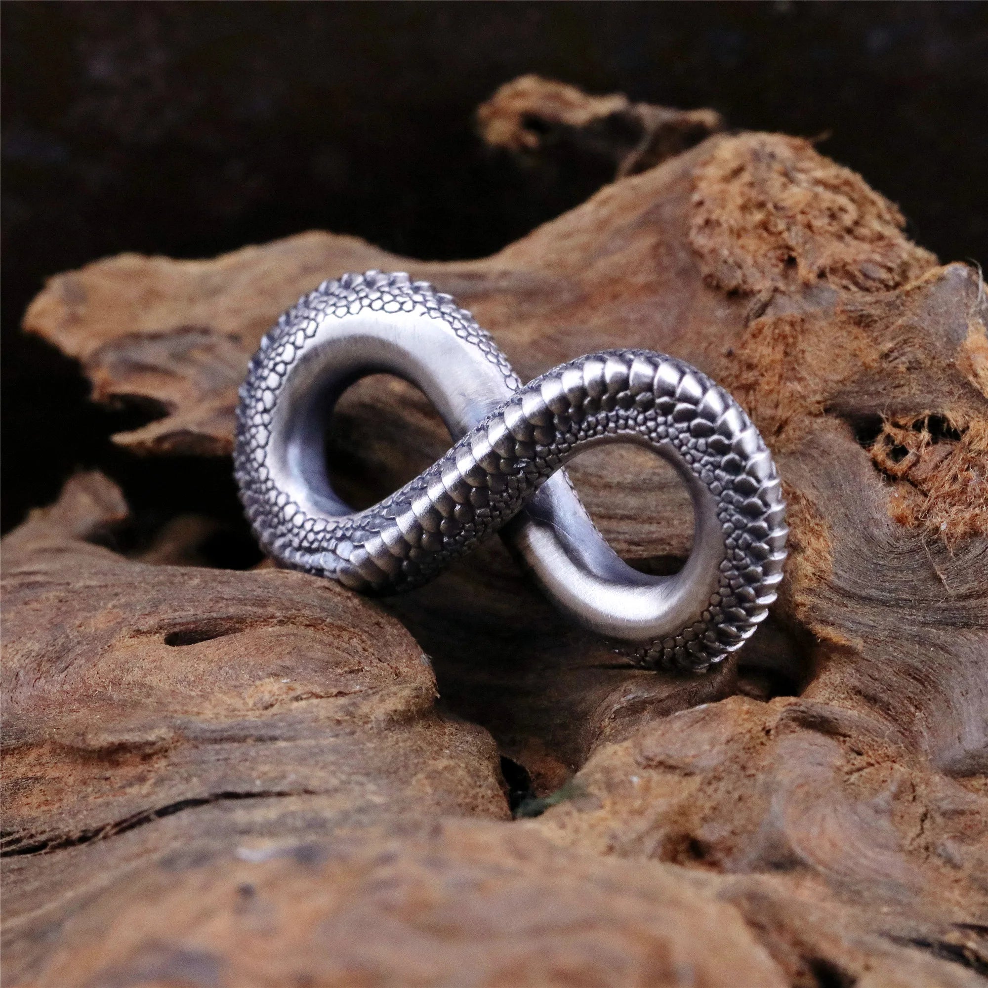 Fashion Silver Color 8 Infinity Shape Pendant for Men Women's Cool Punk Sweater Pendant Unisex Party Jewelry Accessories