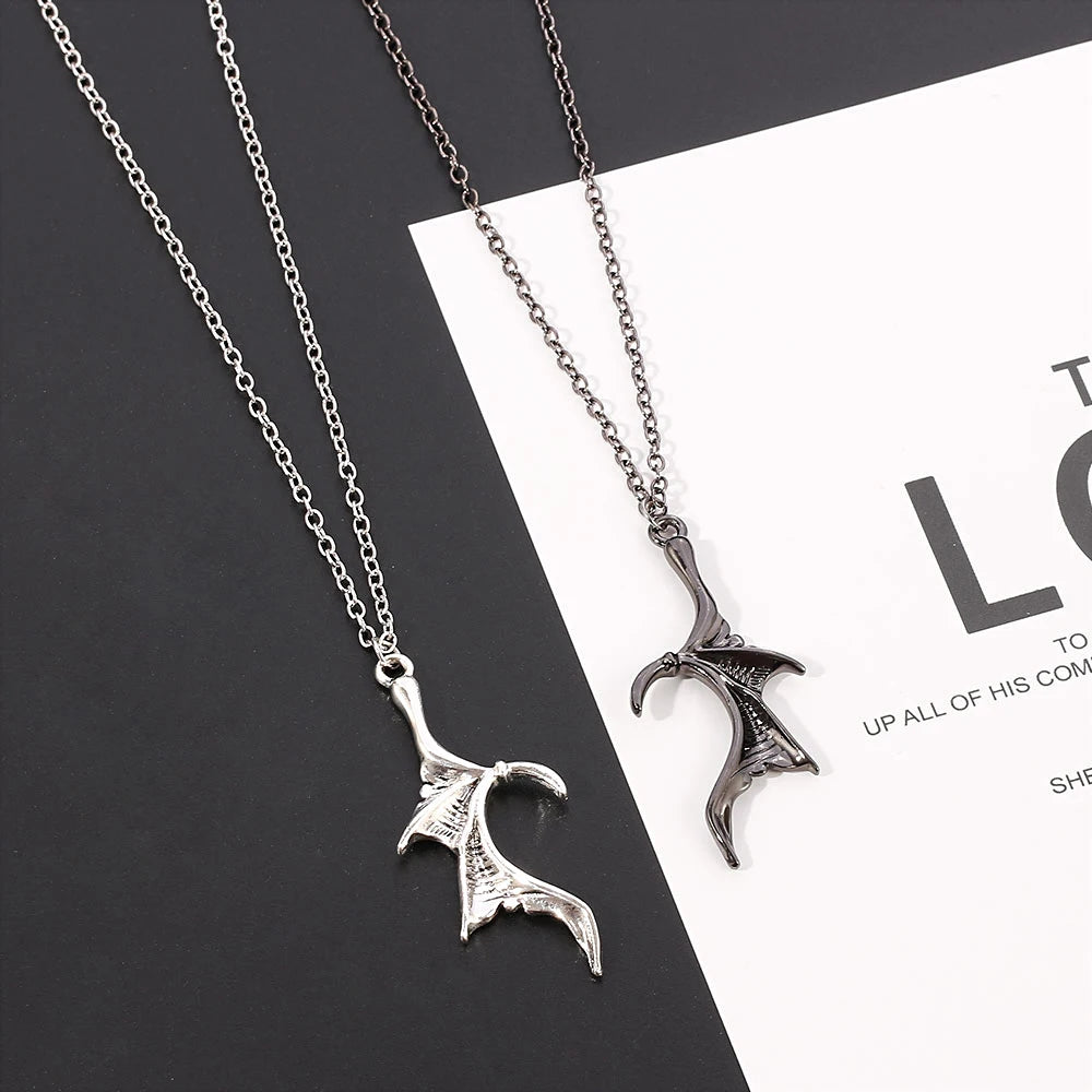 Gothic Split Wing Heart-Shaped Necklace Punk Bat Wings Pendant Unisex Jewelry Accessory for Valentine's Day Gift