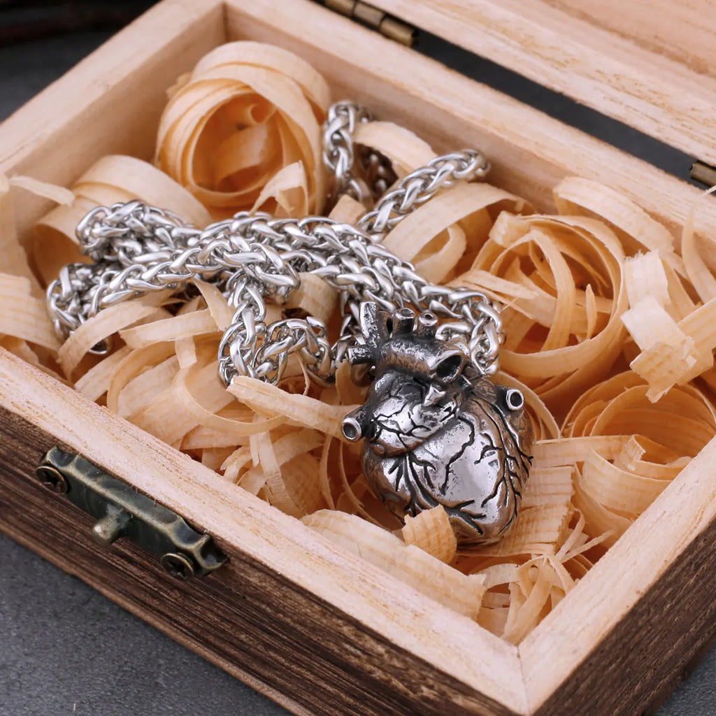 Fashion Hip Hop Heart Necklace Stainless Steel For Men and Women Punk Vintage Biker Pendant Charm Lucky Heart Jewelry