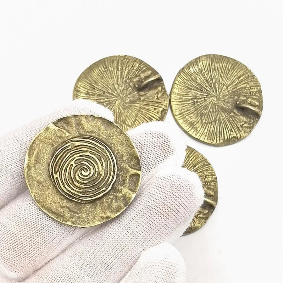 8-Piece Bronze Round Charm Pendants