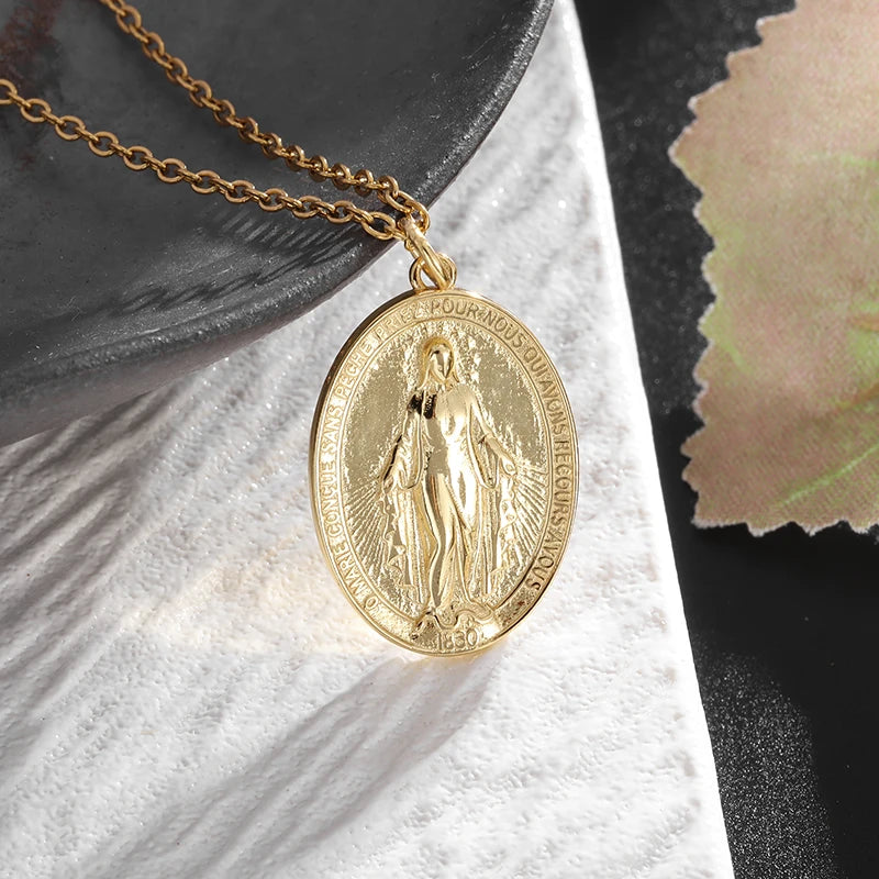 Our Lady of Guadalupe Medal Pendant Stainless Steel Virgin Mary Necklace Women\\'s Prayer Jewelry Catholic Gift