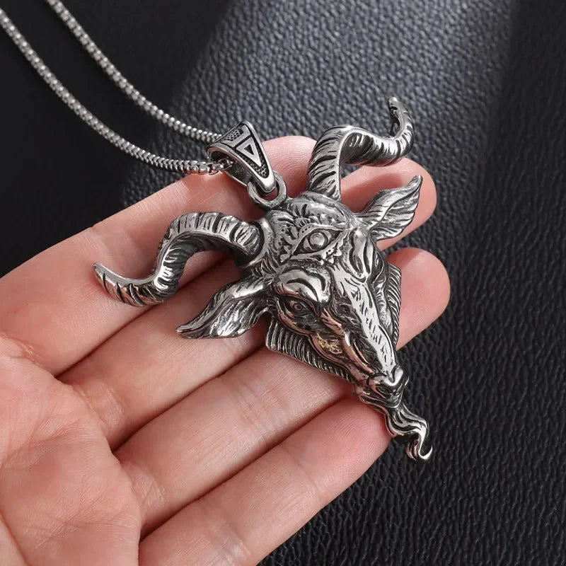 Retro Punk Turquoise Bull Head Pendant Necklace for Men Fashion Hip Hop Motorcycle Riding Trend Cool Personalized