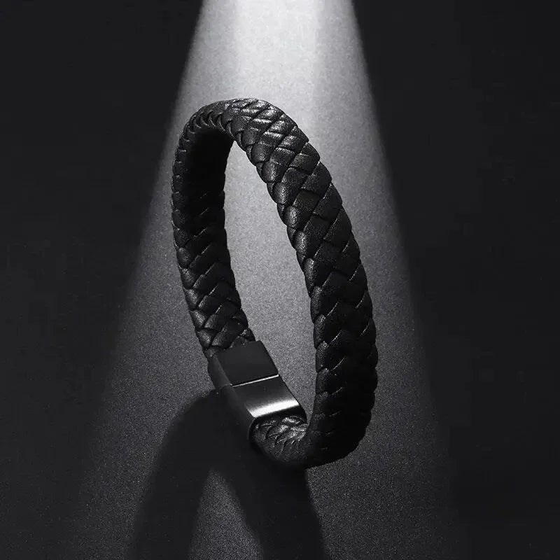 Vintage Punk Hand Woven Three Layer Leather Black Beaded Bracelet Magnetic Bracelet Clasp Men\\'s Charm Business Event Jewelry