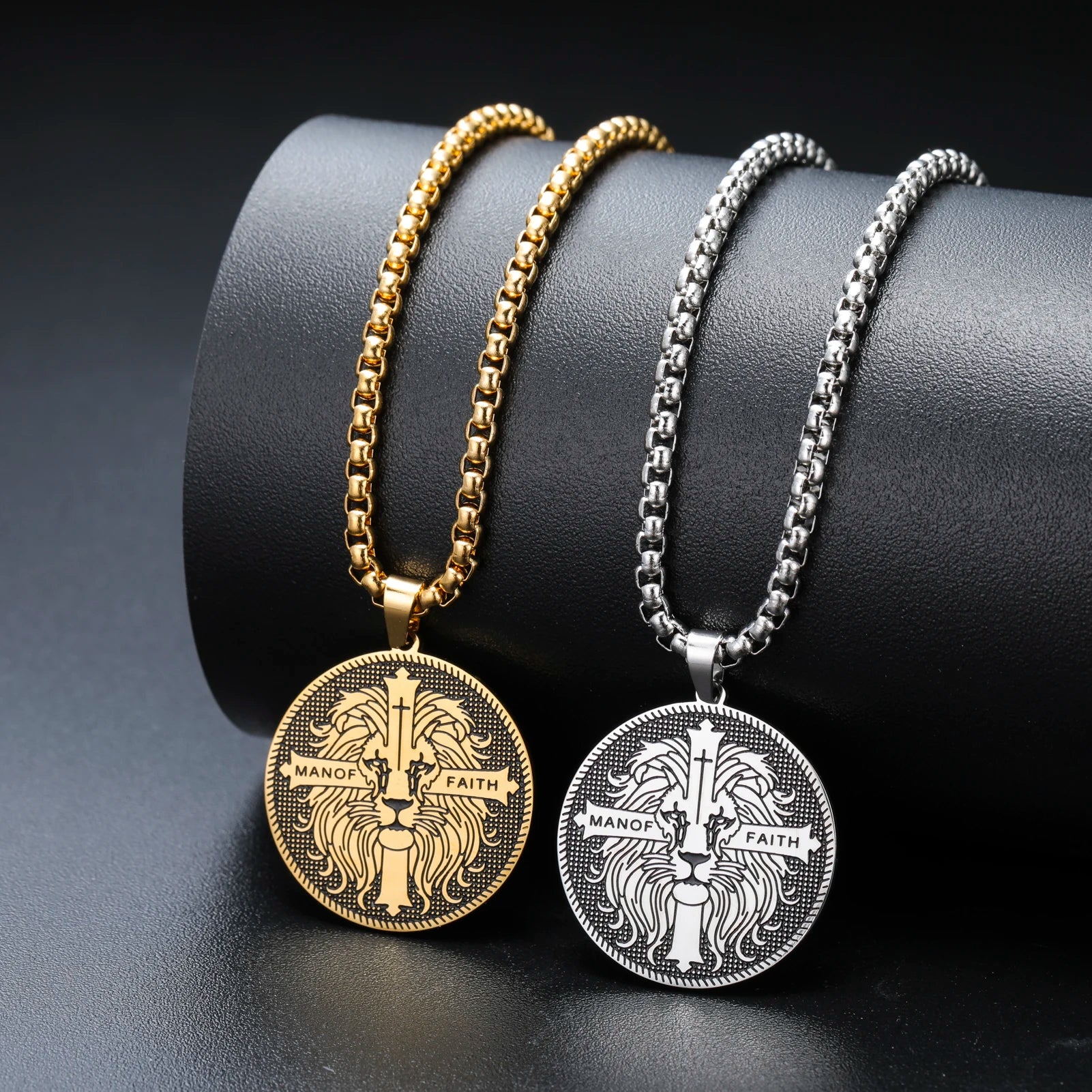 Cazador Vintage Man of Faith Lion Cross Pendant Necklace for Women Men Stainless Steel Box Chain Christian Faith Jewelry Gifts