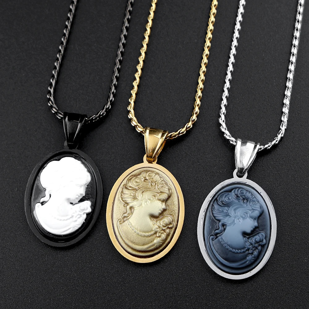 Vintage Victorian Cameo Pendant Necklace — Gold-Tone