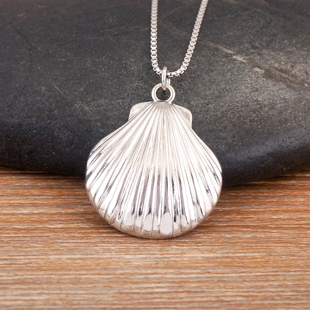 Shell Charm Pendant Necklace