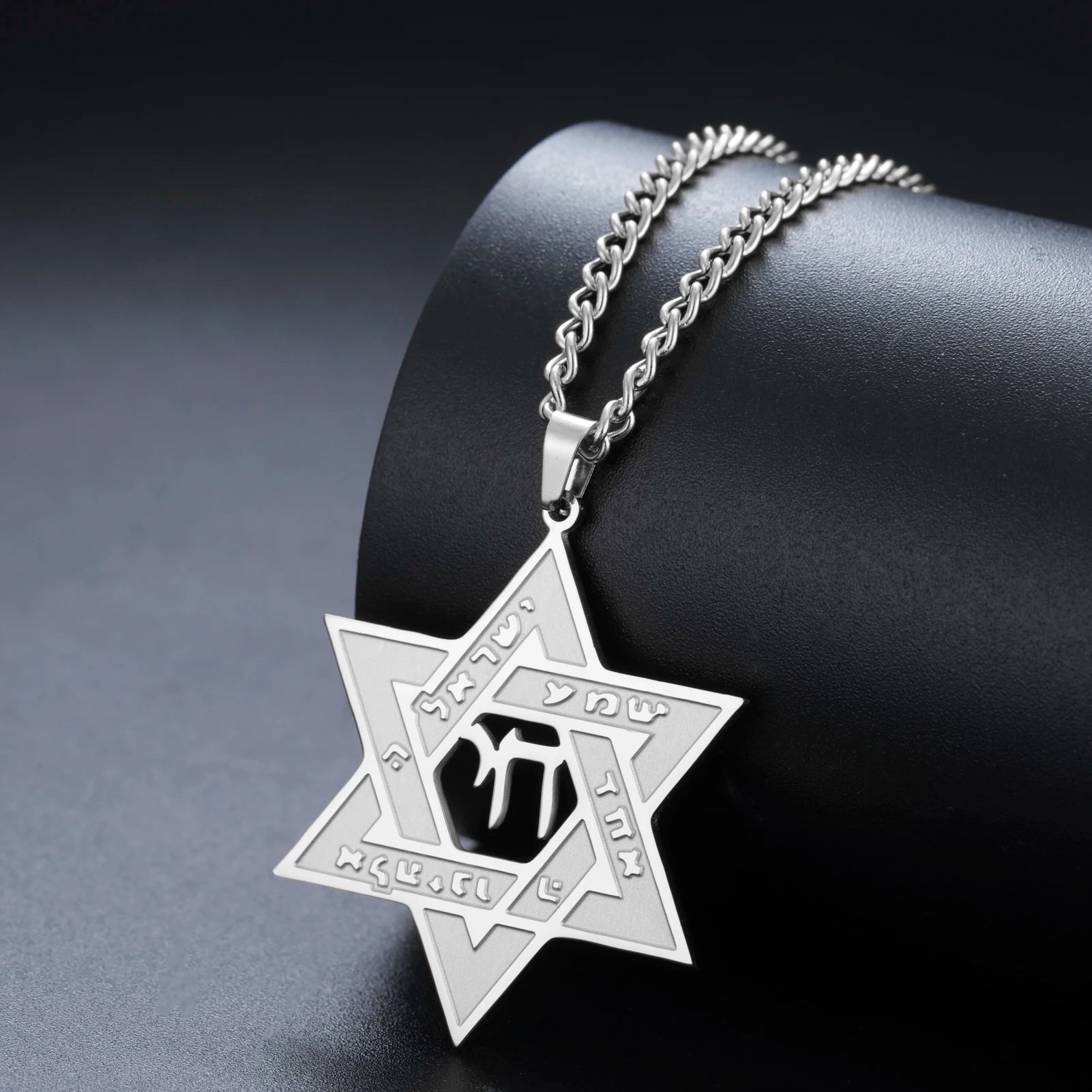 Cazador Star of David Hebrew Chai Pendant Necklaces for Women Men Stainless Steel Hexagram Choker Chain Jewish Jewelry Gifts