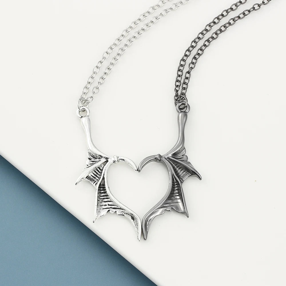Gothic Split Wing Heart-Shaped Necklace Punk Bat Wings Pendant Unisex Jewelry Accessory for Valentine's Day Gift