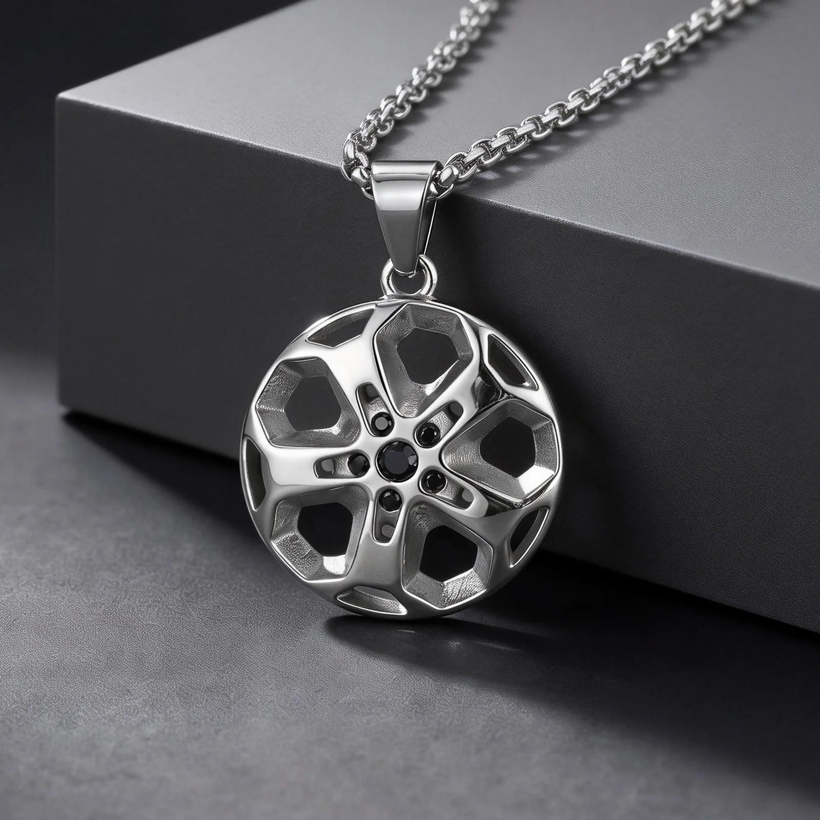 Creative Unique Wheel Hub Pendant Necklace Inlaid Cubic Zircon Stainless Steel Necklace Fashion Punk Jewelry for Men Gift