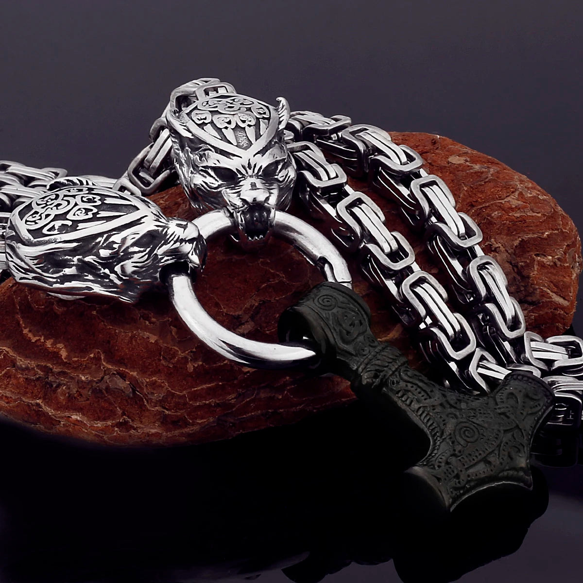 Nordic Celtic Wolf Men's Necklace Pendant Viking Wolf Head Stainless Steel Pendant Scandinavian Rune Amulet Jewelry