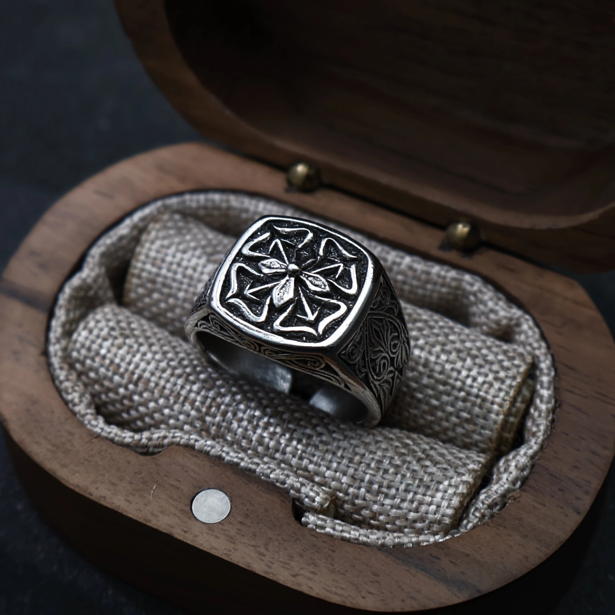 Retro "Floral Edge" Four-leaf Clover Adjustable Open Ring For Men Silver-plated Copper Gothic Punk Edgy Jewelry