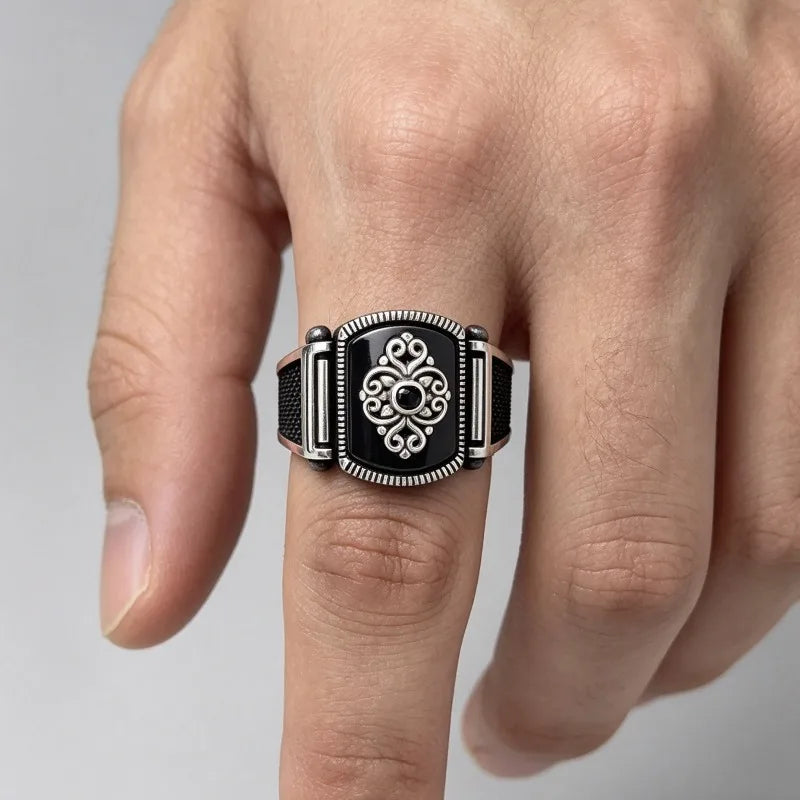 Black & White Totem Pattern Ring — Zinc Alloy