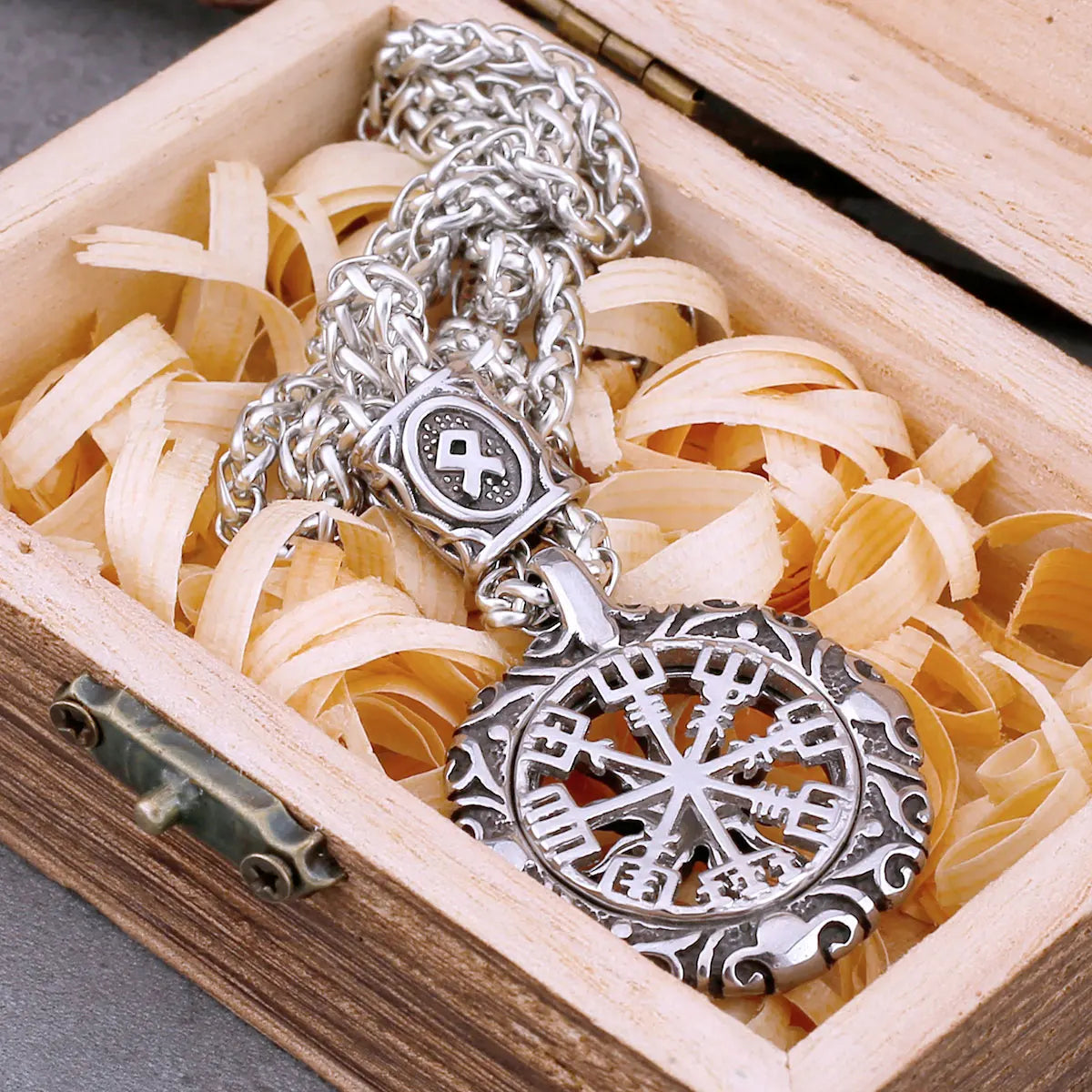 Original Viking Compass Necklace Vintage Stainless Steel Rune Amulet Punk Style Men Women Fashion Mixed Gold Color